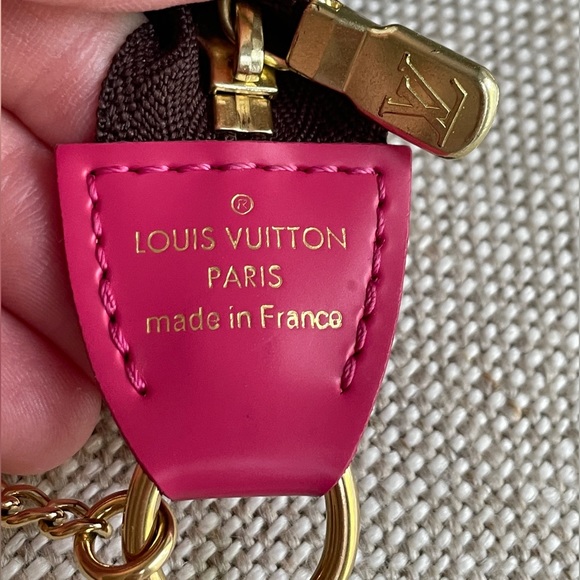 LOUIS VUITTON Monogram Christmas Mini Pochette - Picture 3 of 12